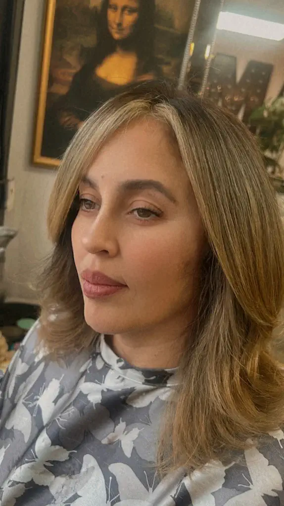 Blonde money piece highlight around the face